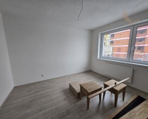 SLNEČNÝ 3-IZBOVÝ BYT V NOVOSTAVBE S PRÉMIOVOU KUCHYŇOU A PARKOVANÍM