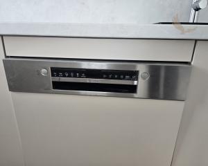 SLNEČNÝ 3-IZBOVÝ BYT V NOVOSTAVBE S PRÉMIOVOU KUCHYŇOU A PARKOVANÍM