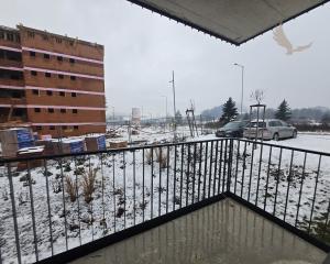 SLNEČNÝ 3-IZBOVÝ BYT V NOVOSTAVBE S PRÉMIOVOU KUCHYŇOU A PARKOVANÍM