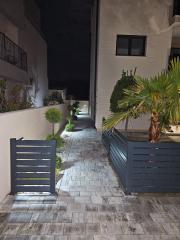 Chorvátsko - Apartmán 3x spálňa so záhradou a zariadením. V ponuke len u Nás