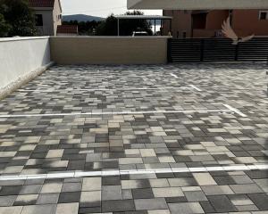 Chorvátsko - Novostavba apartmánu 100m od mora - Sveti Filip Jakov v ponuke len u Nás