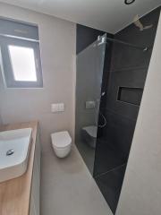 Chorvátsko - Novostavba apartmán s výhľadom na more len 150m od mora