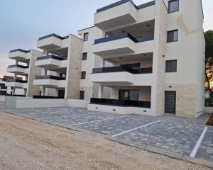 Chorvátsko - Novostavba apartmán s výhľadom na more len 150m od mora