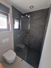 Chorvátsko - Novostavba apartmán s výhľadom na more len 150m od mora