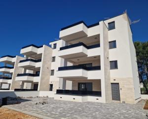 Chorvátsko - Novostavba apartmán s výhľadom na more len 150m od mora