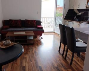 Chorvátsko - Apartmán len 150m od mora za top cenu