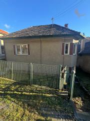 Na predaj dom - pozemok za výhodnú cenu v blízkosti Banskej Bystrice