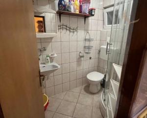 Chorvátsko- Na predaj dom 2x apartmán len 250m od mora