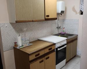 Chorvátsko- Na predaj dom 2x apartmán len 250m od mora