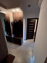 Prenájom priestranného 3-izbového bytu - kompletná rekonštrukcia, zariadený