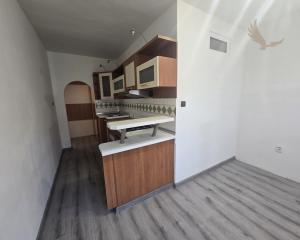 EXKLUZÍVNE: Štýlový 2,5-izbový byt s balkónom v príjmenej lokalite