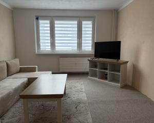 Pekný 3 izbový byt Závadka nad Hronom