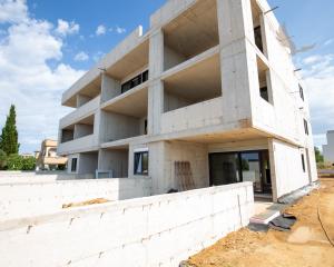 Chorvátsko : Privlaka - Na predaj apartmán s vlastnou záhradou v novostavbe, 150m od mora!