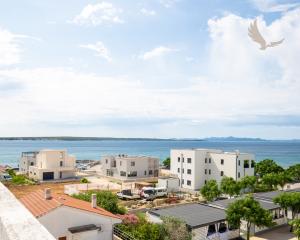 Chorvátsko : Privlaka - Na predaj apartmán s vlastnou záhradou v novostavbe, 150m od mora!