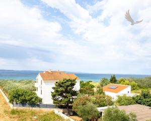 Chorvátsko : Privlaka - Na predaj apartmán s vlastnou záhradou v novostavbe, 150m od mora!