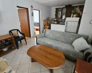 Chorvátsko na predaj: Apartmán s výhľadom na more na ostrove Vir