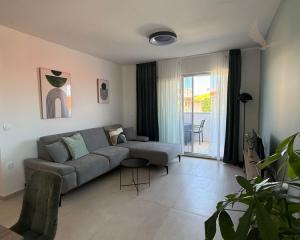 Chorvátsko - Zariadený apartmán s výhľadom na more len 250m od mora