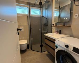 Chorvátsko - Zariadený apartmán s výhľadom na more len 250m od mora