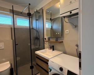 Chorvátsko - Zariadený apartmán s výhľadom na more len 250m od mora