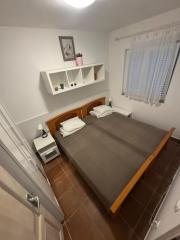 Chorvátsko- Apartmán so záhradou len 100m od mora