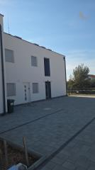 Chorvátsko - Novostavba apartmánu so zariadením len 350m od mora