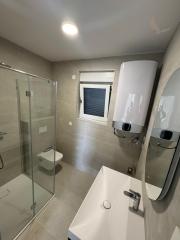 Chorvátsko -Novostavba apartmán 3x spálňa so strešnou terasou a výhľadom na more v Privlake