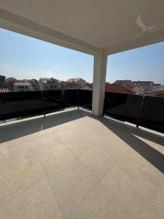 Chorvátsko -Novostavba apartmán 3x spálňa so strešnou terasou a výhľadom na more v Privlake