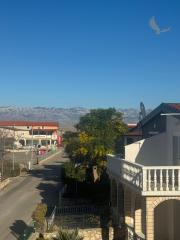 Chorvátsko - Vir - Na predaj samostatný dom s pekným pozemkom len 300m od mora!