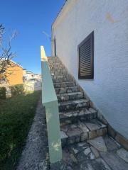 Chorvátsko - Vir - Na predaj samostatný dom s pekným pozemkom len 300m od mora!