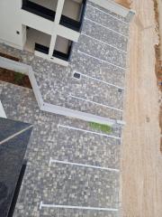 Chorvátsko - Novostavba apartmán s výhľadom na more len 150m od mora už len jeden v ponuke