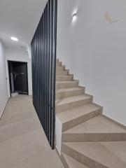 Chorvátsko - Novostavba apartmán s výhľadom na more len 150m od mora už len jeden v ponuke