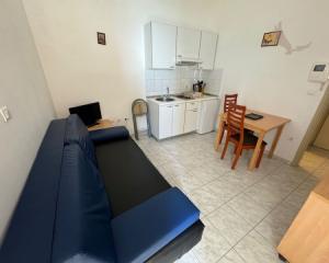 Chorvatsko na predaj: Jedinečný apartmán v Sukošane – Prvý rad pri mori!