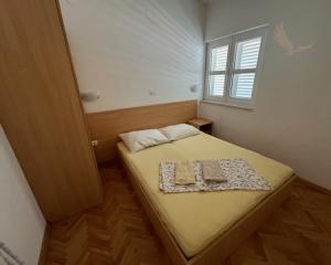 Chorvatsko na predaj: Jedinečný apartmán v Sukošane – Prvý rad pri mori!