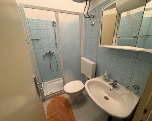 Chorvatsko na predaj: Jedinečný apartmán v Sukošane – Prvý rad pri mori!