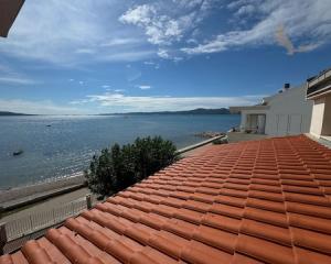 Chorvatsko na predaj: Jedinečný apartmán v Sukošane – Prvý rad pri mori!