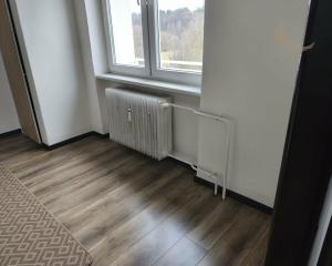 PREDAJ: 2-izbový byt s balkónom – Valaská, Hronská ulica