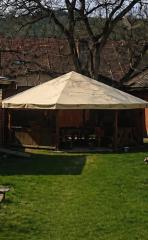 Priestranný 3-izbový byt (70 m²) v rodinnom dome so záhradou