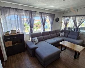 Chorvátsko, ostrov Vir - Na predaj priestranný apartmán s výhľadom na more!