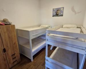 Chorvátsko, ostrov Vir - Na predaj priestranný apartmán s výhľadom na more!