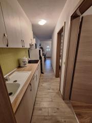 Chorvátsko ,ostrov Vir - Na predaj prízemný apartmán s terasou len 150 m od mora!