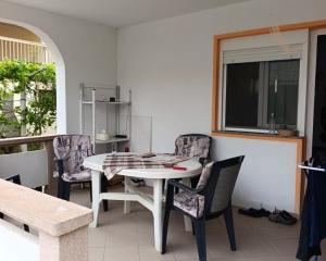 Chorvátsko - Na predaj rodinný  dom s dvoma apartmánmi na ostrove Vir