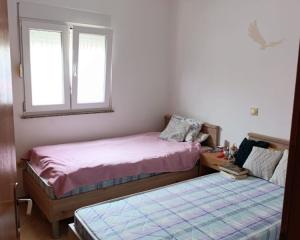 Chorvátsko - Na predaj rodinný  dom s dvoma apartmánmi na ostrove Vir