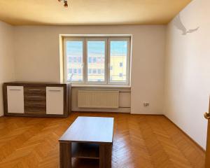Exkluzívne na predaj - 2 izbový byt priamo v centre Brezna