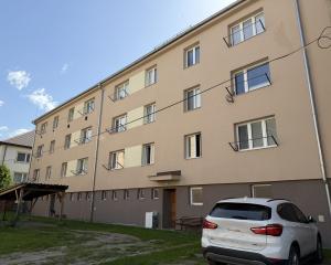 Exkluzívne na predaj - 2 izbový byt priamo v centre Brezna