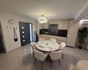 Chorvátsko- Moderný apartmán na ostrove Vir - Centrum