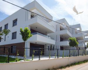 Exkluzívna novostavba, lokalita, špičková kvalita, 9 apartmánov s výhľadom na more