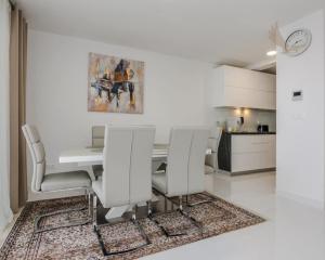 Chorvátsko - Novostavba apartmánový dom s výhľadom na more len 250m od mora