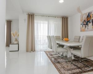 Chorvátsko - Novostavba apartmánový dom s výhľadom na more len 250m od mora