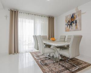 Chorvátsko - Novostavba apartmánový dom s výhľadom na more len 250m od mora