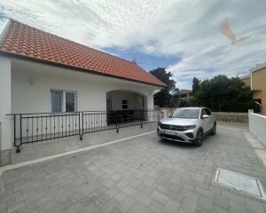 Chorvátsko - Dom 2x apartmán v centre ostrova Vir